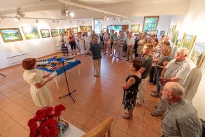 Likovna dela slikarjev, ki so ustvarjali na srečanju v Hiši čez cesto 5